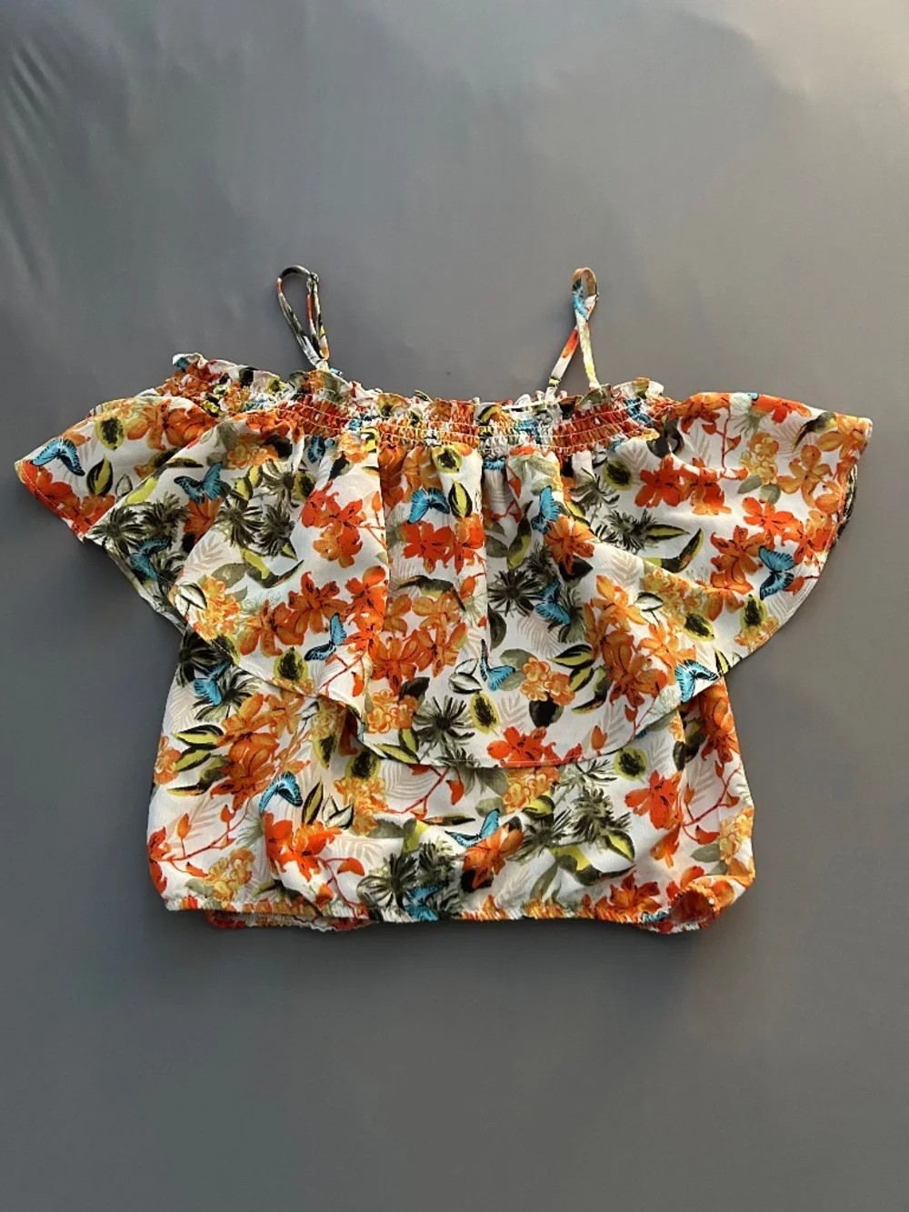LOVE ON A HANGER floral butterfly crop top blouse, size XS